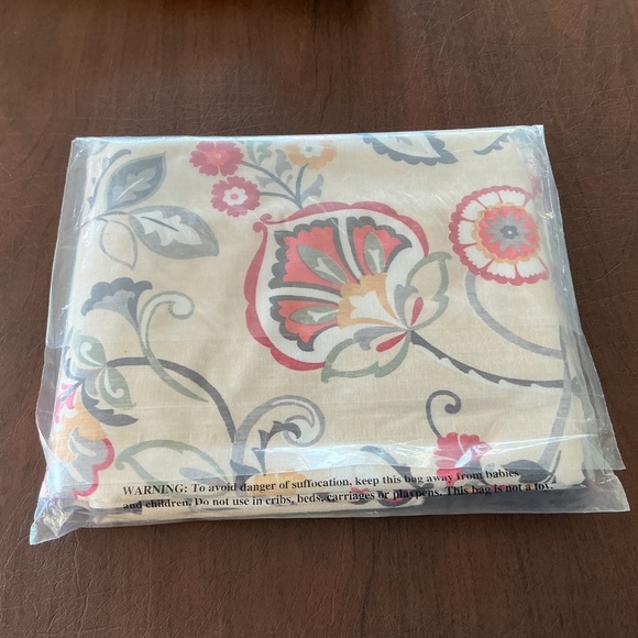 Sun Zero Blackout Curtain Set 2 Panel Floral New 40x84”L Grommet Multicolor NEW - Picture 3 of 7